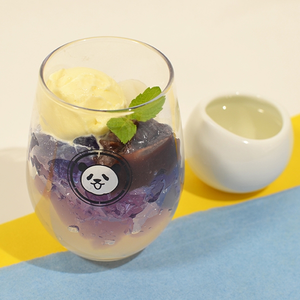 りんごとキャラメルクレープのパフェ